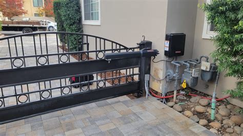 automatic gate repair services.